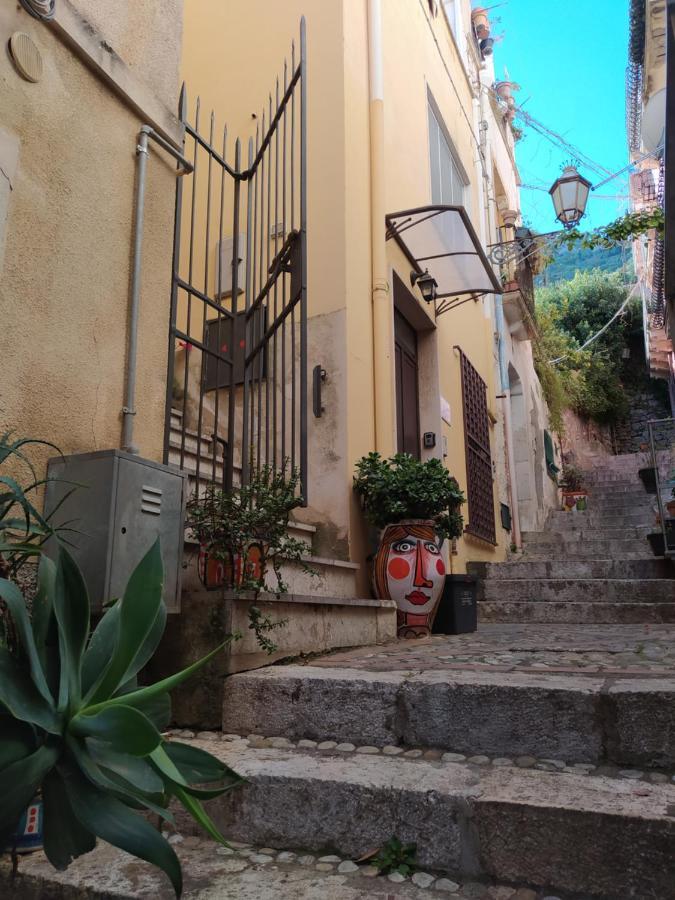 Casa Bianca - Luxury With Balcony In The City Centre Taormina Ngoại thất bức ảnh